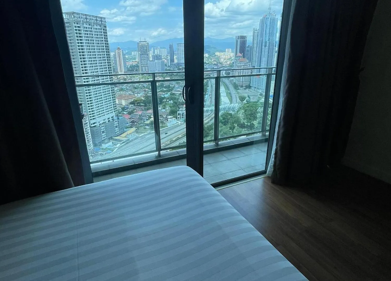 Apartment Mercu Summer Suites Klcc By Perfect Sleep Kuala Lumpur